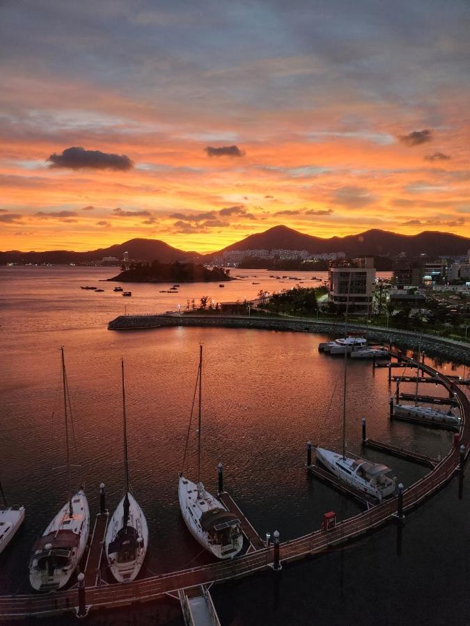 Lotte Castle Marina Lejlighedshotel Yeosu Eksteriør billede